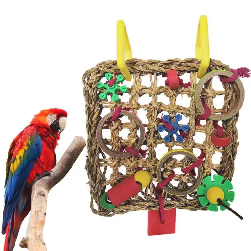 Tapis d'escalade mural en jonc de mer comestible tissé avec jouets à mâcher colorés pour perruches en cage suspendue_voghion.com