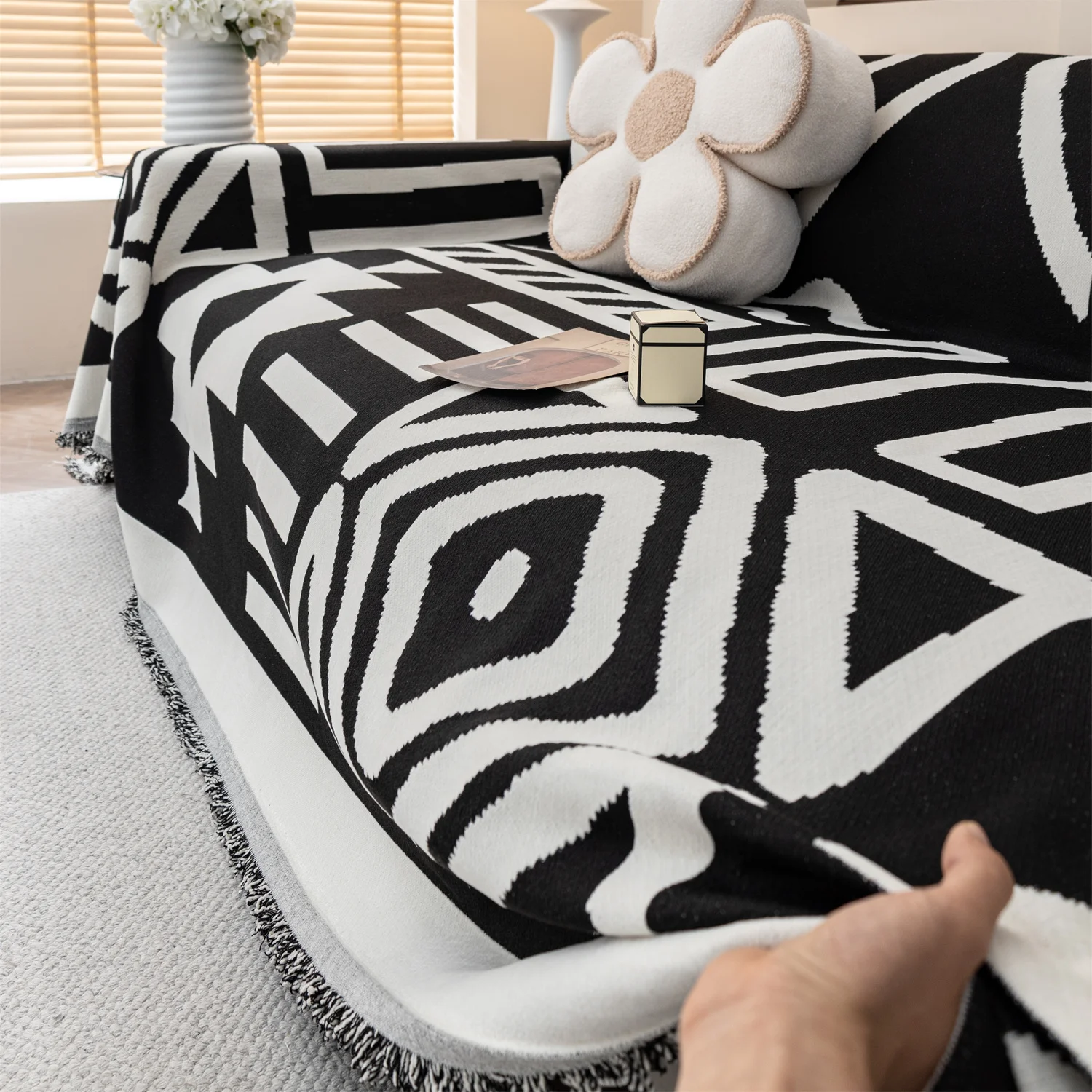 Boho Jacquard Chenille Sofa Towel with Tassels Double-side, for Living Room Camping Picnic Large Blanket Leisure Relax Beach 4