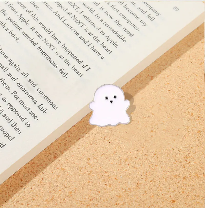 

Эмалированные булавки в виде призрака, броши Happy Boo, готические Металлические Значки для сумок, одежды, рюкзака, шляп, милые украшения на Хэллоуин