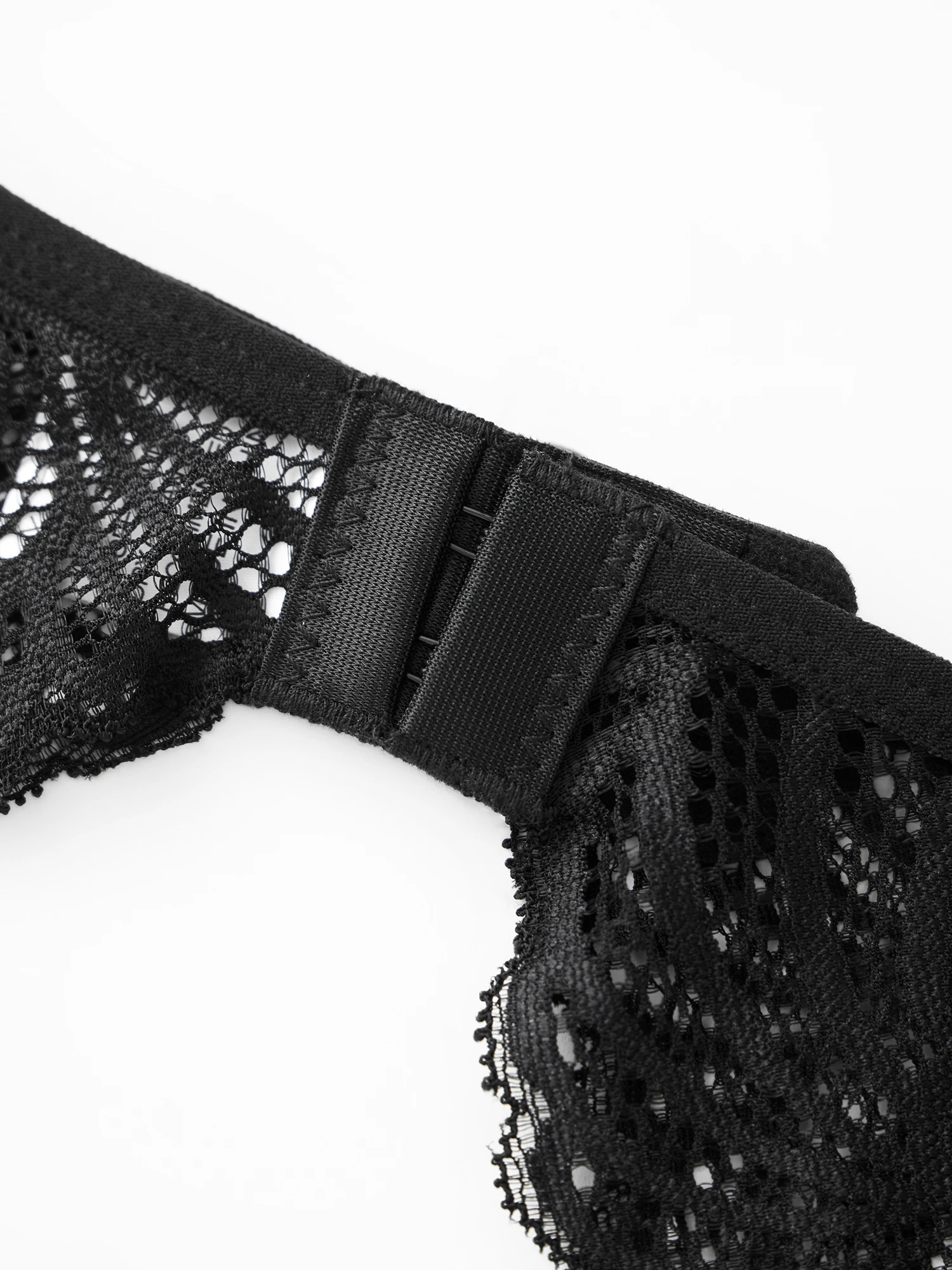 Sexy Lace Lingerie Set for Women Halter Neck Crop Top with Garter Belt and Thong Panties Erotic Sleepwear Set