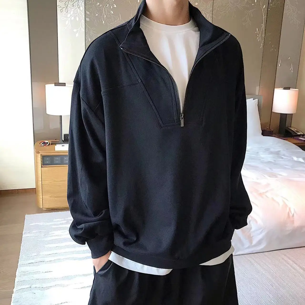 

Толстый свитшот с воротником на пуговицах, на молнии