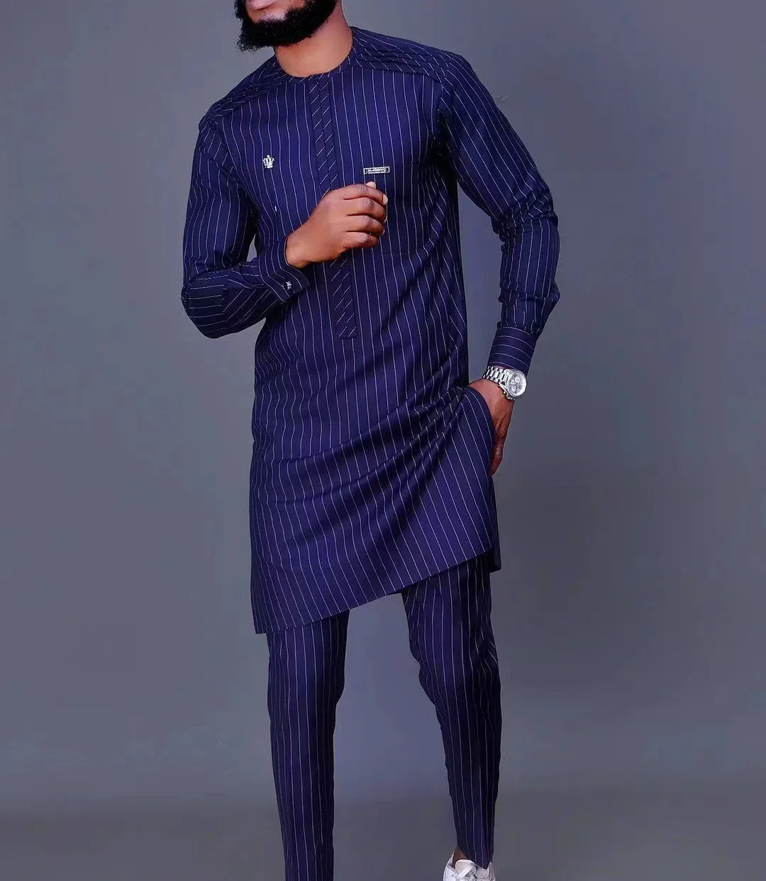 thumbnail image 1 of Conjunto étnico tradicional africano nuevo 2024 para hombre, cuello redondo, manga larga, dos piezas, conjunto de lujo para banquete de boda o fiesta, 1 of 5