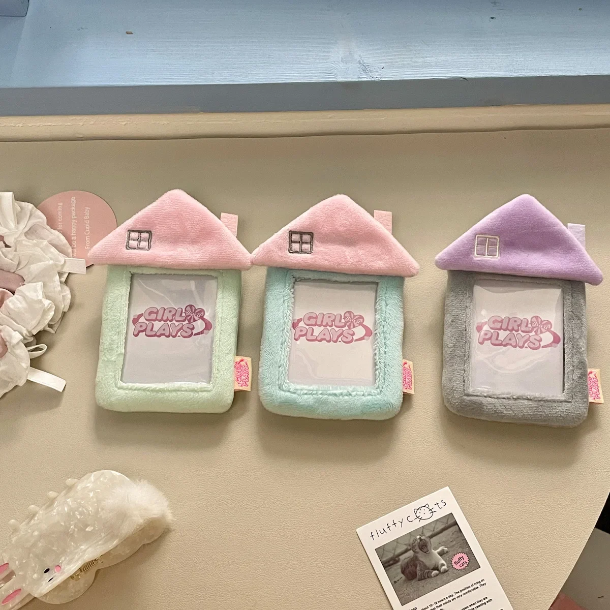 Kawaii House Shape Soft Plush 3 Inch Kpop Photocard Holder Photo Card Holder Polaroid Card Display Bag Pendant School Stationery