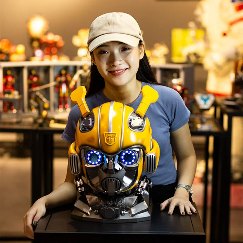 Original Iron Man Transformers Bumblebee Helmet 1:1 Indossabile Face Change Con Altoparlanti Modello Ornamenti Regali Giocattolo