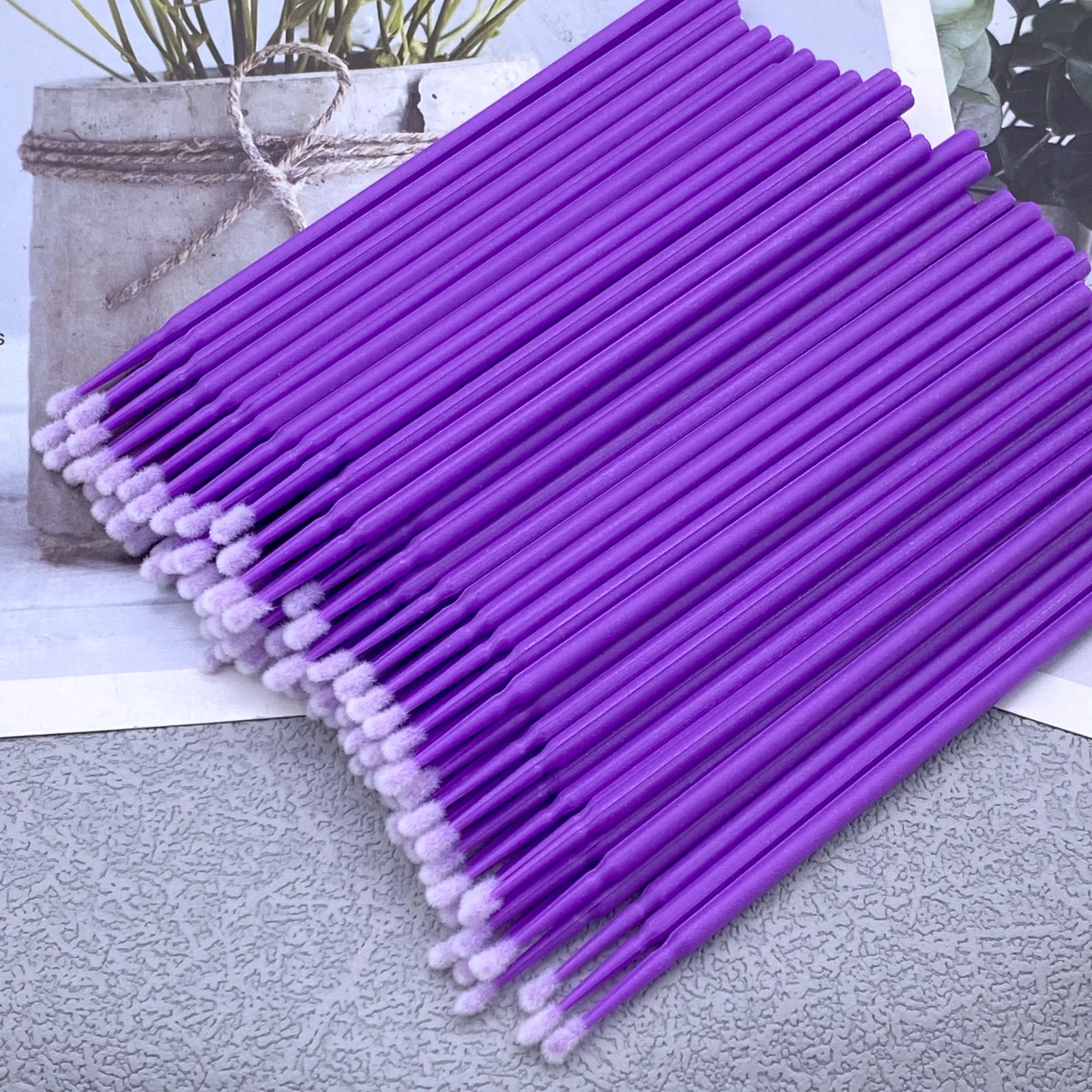 Description Picture 4 of item300/500pcs Micro Brush Disposable Lash Removing Swab Microbrush Mascara Wands Applicator Eyelash Extension Makeup brushes Tools