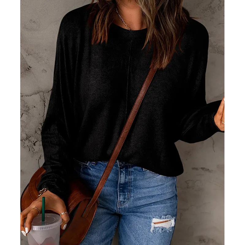 

Women's tops can be printed with thick sweaters.