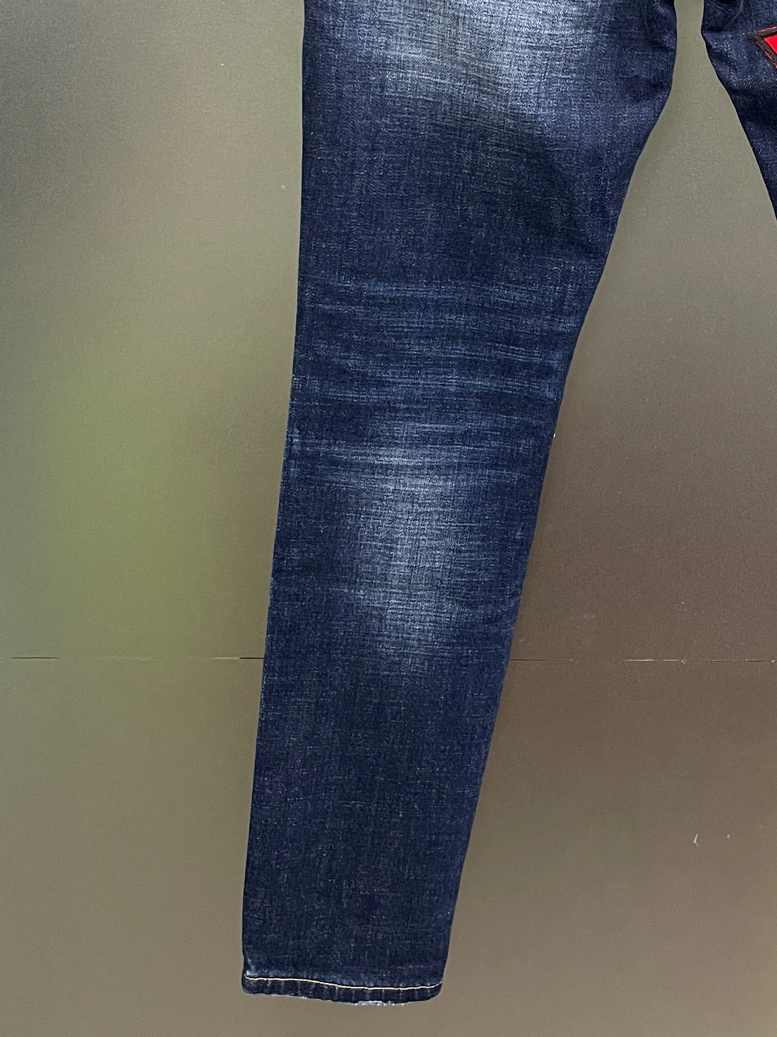 2024 Spring/Summer New D2 Jeans Trendy Men's Washed and Worn Hole Patches Painted Three Dimensional Cutting Small Feet Grey Deni