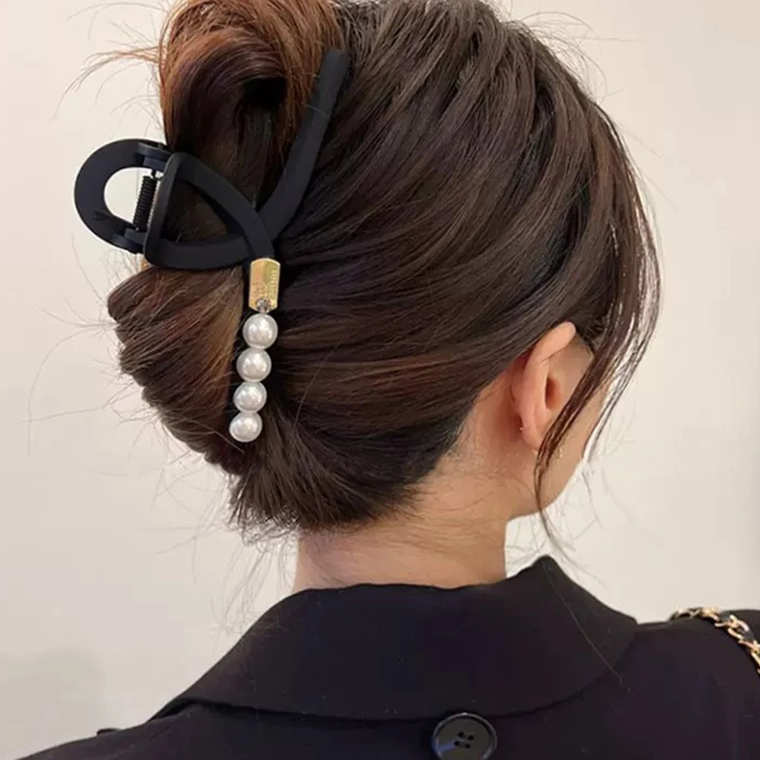 

Elegant Big Pearl Hair Claw Clip For Women Large Resin Hair Clips Hairpin Elegant Hair Crab Barrettes Hair Accessories For Women