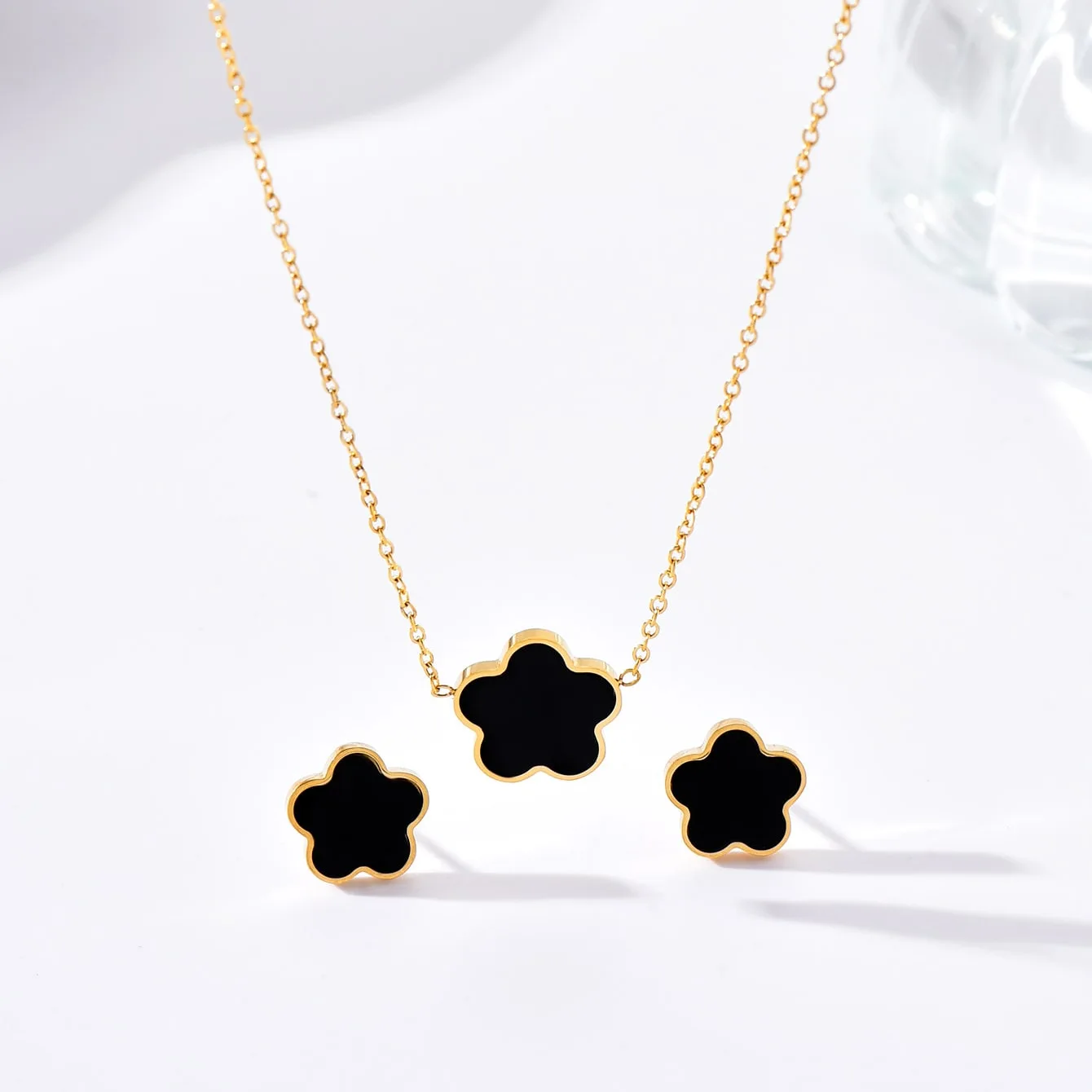 Jewelry sets Luxury Shell Flower Stud Earrings Necklace Set for Women Black White Color Stainless Steel Personality Jewelry Sets