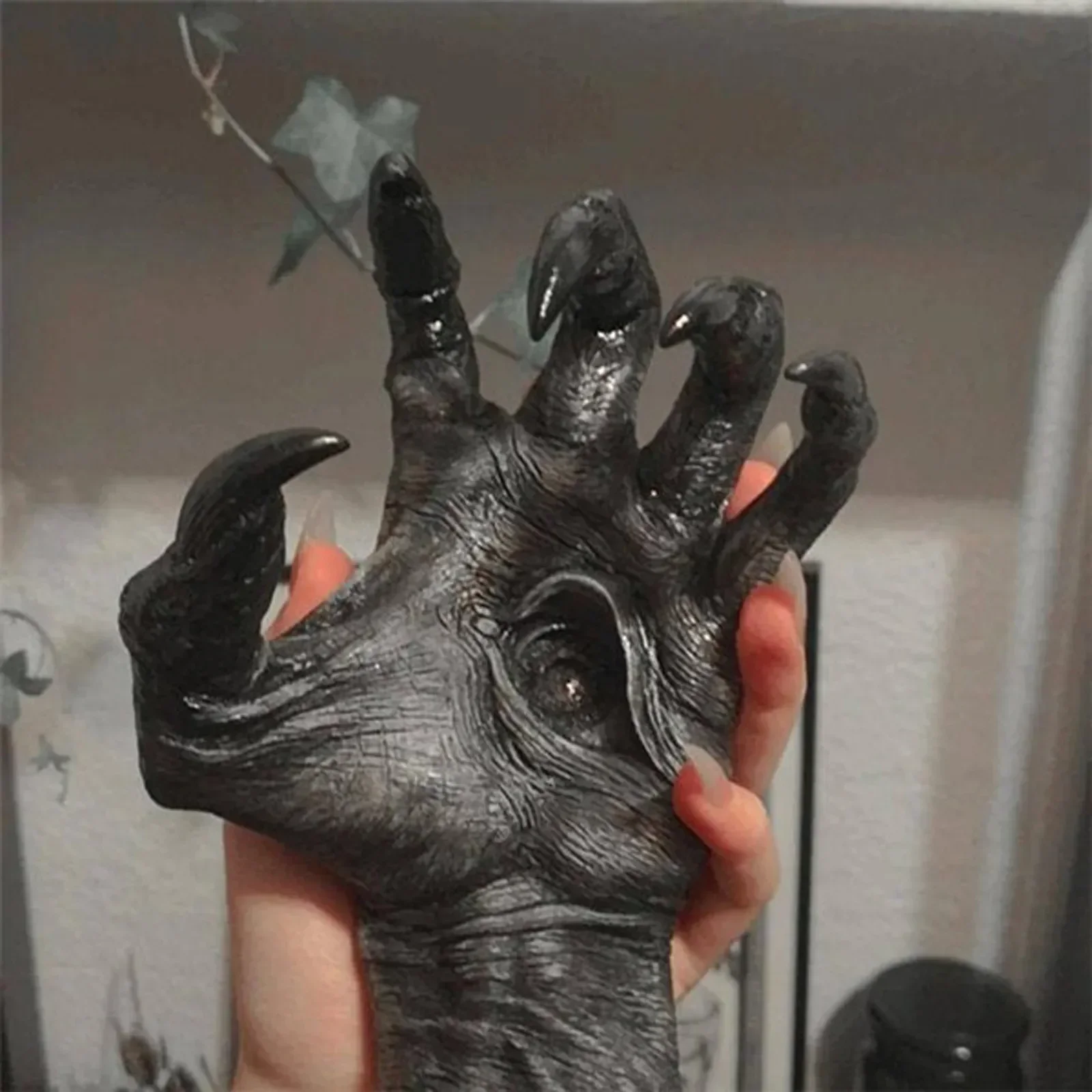Witch's Hand Wall Hanging Statues Art Sculpture Resin Retro Wall Decorations For Room Decor