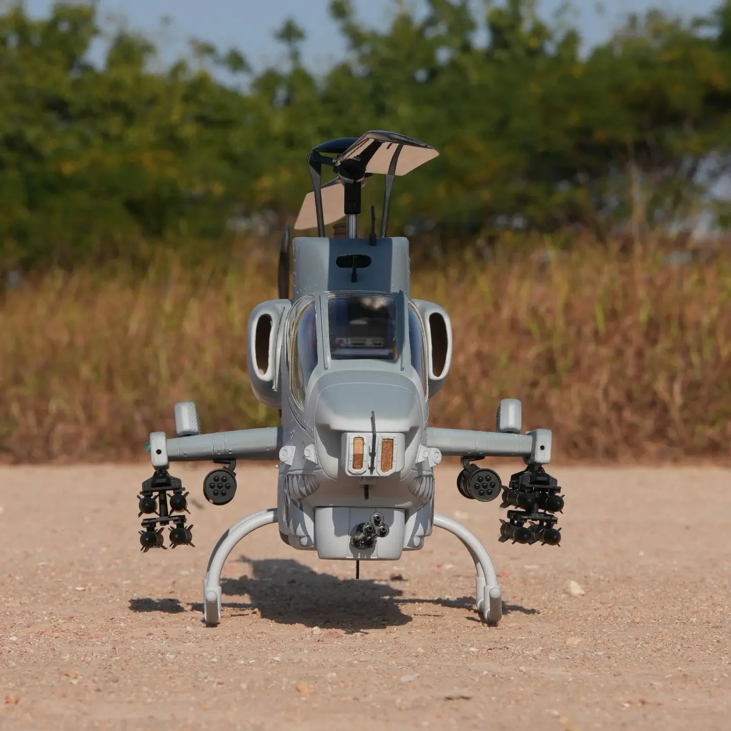 로반 AH-1W 470 사이즈 RC 취미용 스케일 헬리콥터 RTF 버전 (GPS 포함)