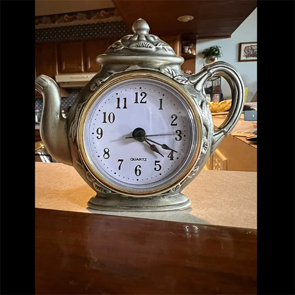 클래식 Horology 쿼츠 무브먼트, 원형 헤드 삽입 로마 숫자, 작은 시계, 아라비아 숫자, 2-1/2 인치 (65mm)
