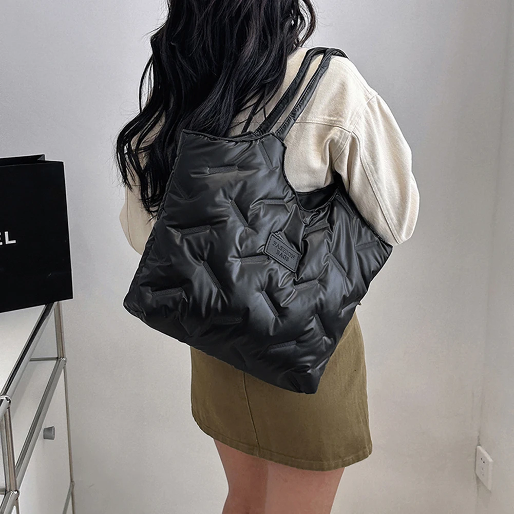 Puffer Tote Bag for Women Quilted Shoulder Bag Big Capacity Down Padded Handbags Chic Puffy Casual Winter Shopping Bag 2023 New