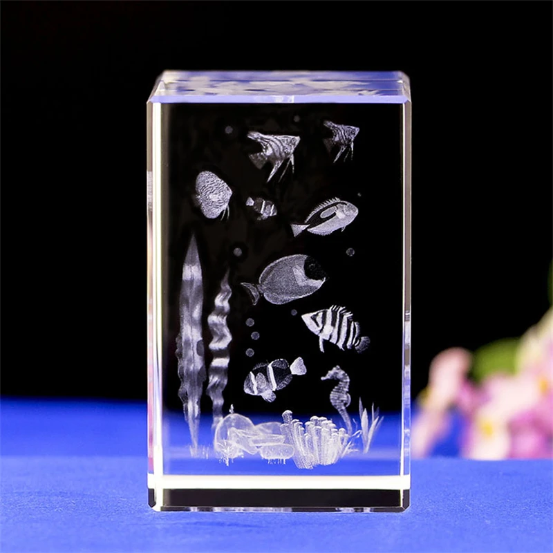 

Sea Aquarium Figurines Model 3D Laser Engraved Crystal Cube Miniatures Ornaments Holiday Christmas Gift for Home Room Decoration