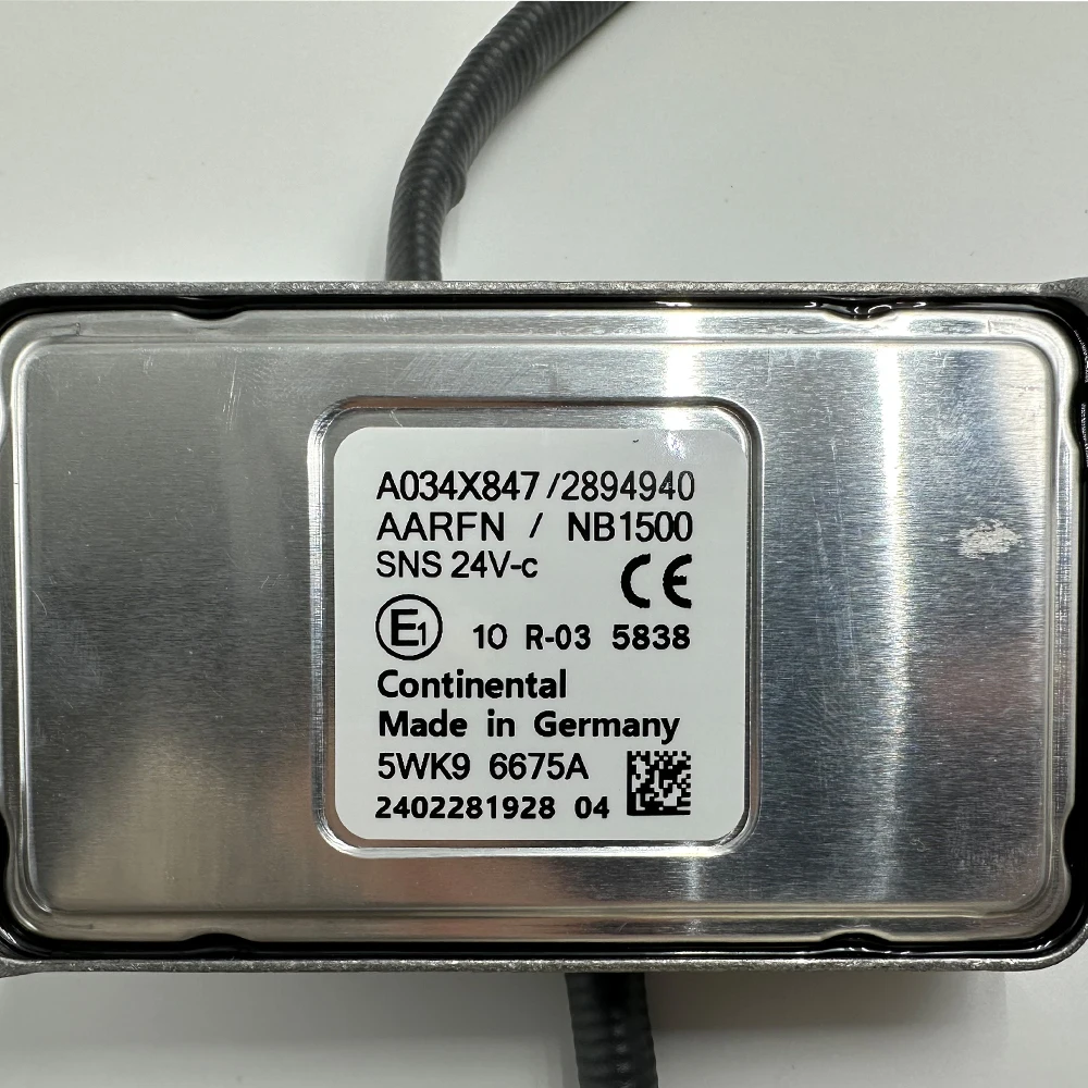 High Quality Chips for NGK Probe 5WK96675A 2894940 NOX Oxygen Sensor Made in DE For Cummins Volvo DAF XF Truck Euro 5 A034X847 3