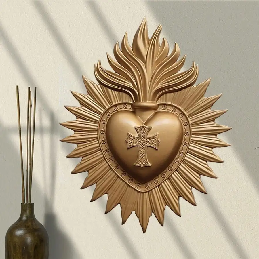 Gothic Sacred Heart Resin Wall Hanging Decorative Pendant for Religious and Festive Decor
