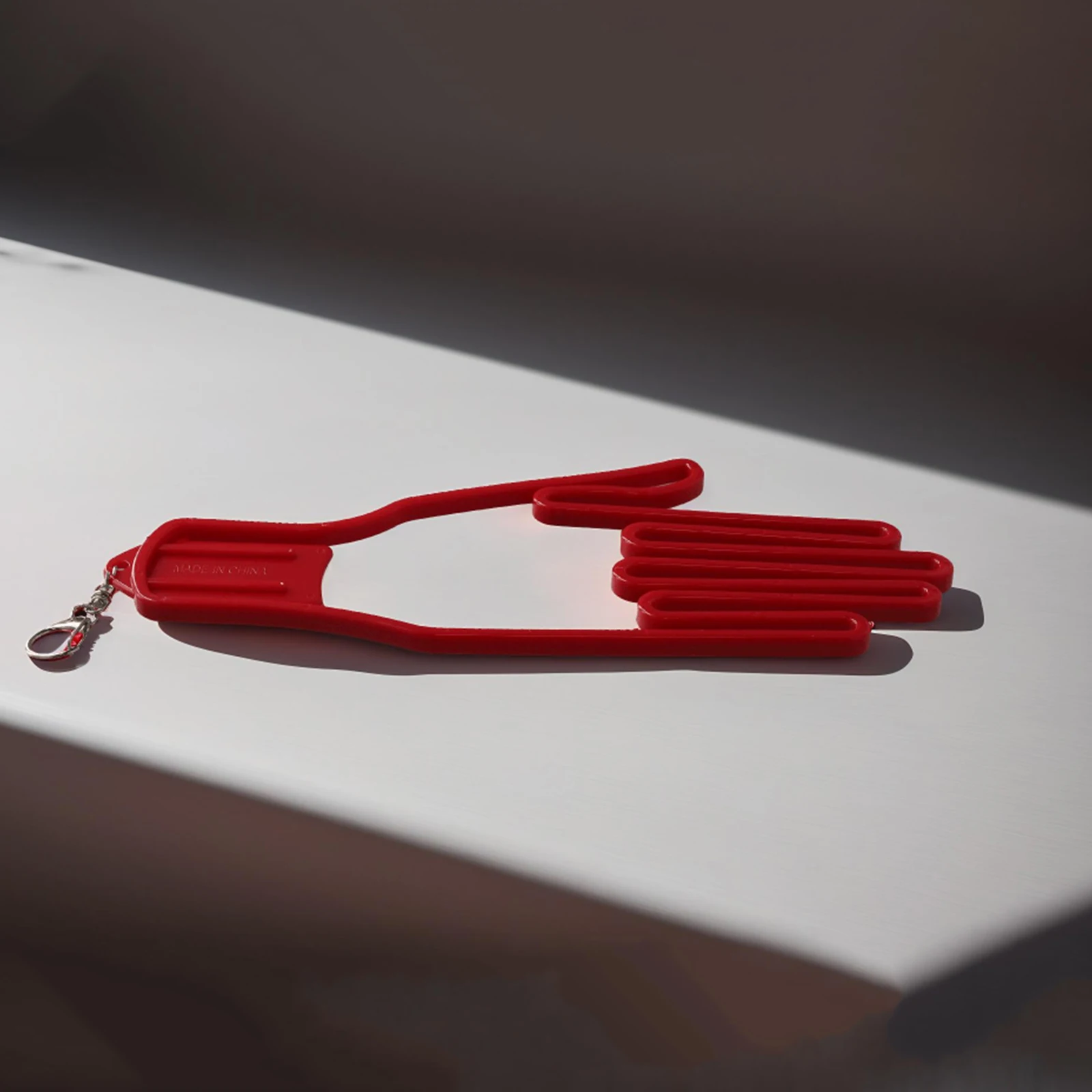 Description Picture 6 of item1pc Golf-Gloves Stretcher Holder Keeper Hanger Gloves Support Frame Holder Rack Dryer Shaper Accessories Plastic