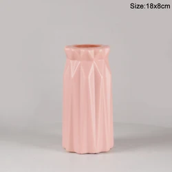 Nordic Style Decorative Flower Vase (M)