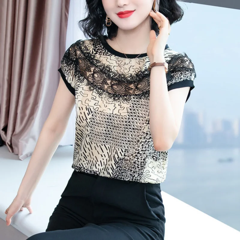 

New Summer Women's Splicing Contrast Color Lace O-Neck Short Sleeve Loose Pullovers Hollow Out Fashion Casual All-match Tops