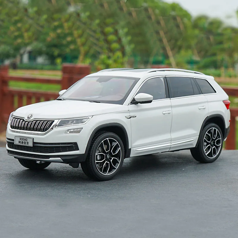 

1/18 Alloy Skoda KODIAQ SUV Diecast Metal Car Model Toy For Kids Birthday Gifts Collection Original Box