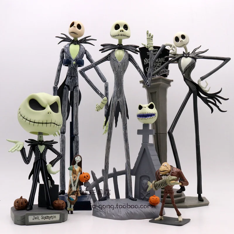 Pacchetto Regalo Nightmare Before Christmas - 4 Articoli: Jack Skellington In Costume Da Babbo Natale, Auto Premium HW, Portachiavi E Cards