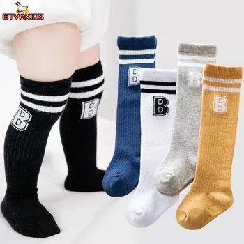 Primavera estate neonati maschi ragazze calze al ginocchio cotone traspirante lettera calze neonato bambino calzini lunghi 0-2 anni 1