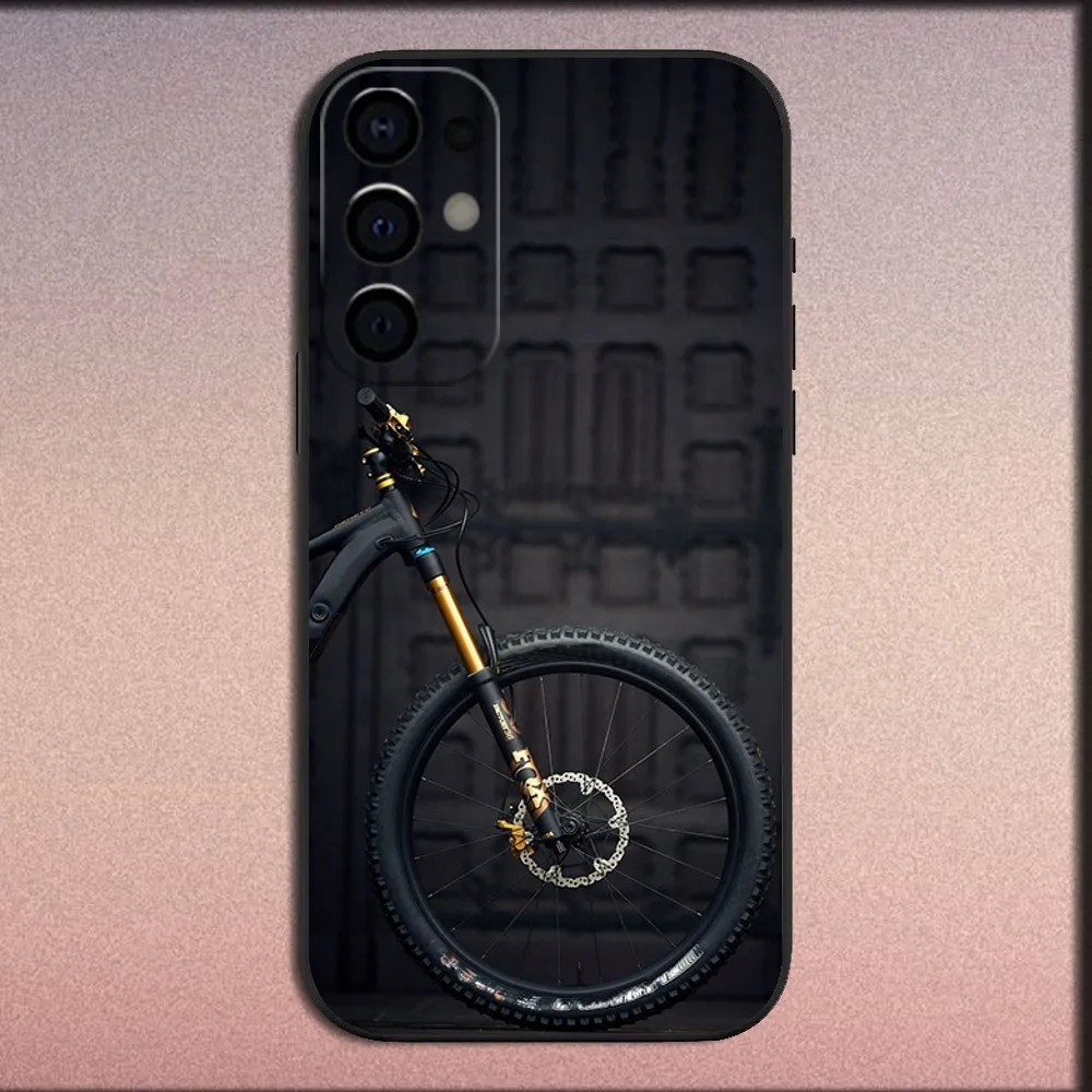 Enhanced Outdoor MTB Bike Phone Case - Durable Black Cover