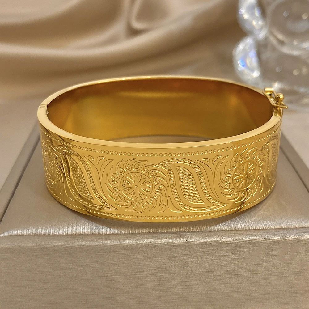 Greatera 60/65 mm breites Armband mit Retro-Sonnendruck, goldfarben, lichtecht, exquisite Schnitzerei, klobiger Damen-Manschettenarmreif aus Edelstahl – Detail 4
