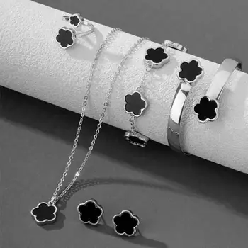 5-Piece Lucky Flower Jewelry Set – Necklace, Earrings, Bracelets & Ring