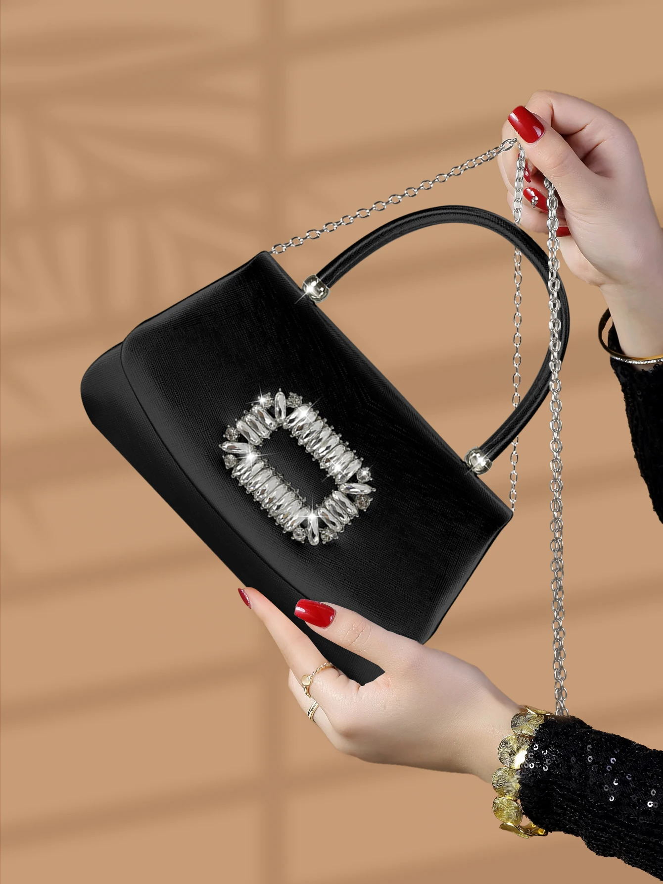 حقيبة يد فاخرة وأنيقة مصنوعة من جلد البولي يوريثان...