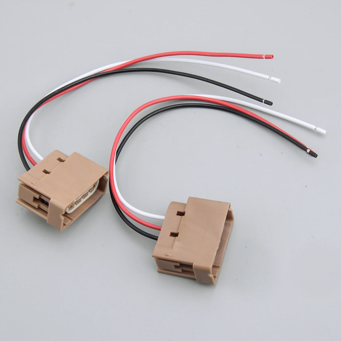 

2U5Z13411SA YF1Z13411CA 2Pcs Tail Brake Light Socket Rear Signal Lamp Connector Wire Harness Fit for Ford Lincoln Mercury