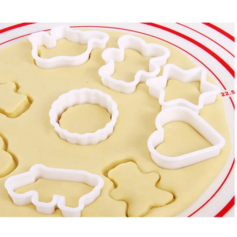 

6Pcs/set Kitchen Tool Biscuit Cutters Animal Shaped Plastic Cookie Pastry Fondant Moulds Biscuit Mold For Fondant Cake Decor