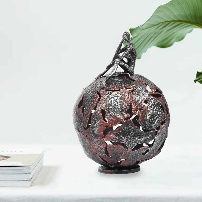 

Nordic Modern Simple Creative Art Abstract Cartoon Figure Sculpture Art Crafts Figurine Office Decor Home Decor Metal Ornaments