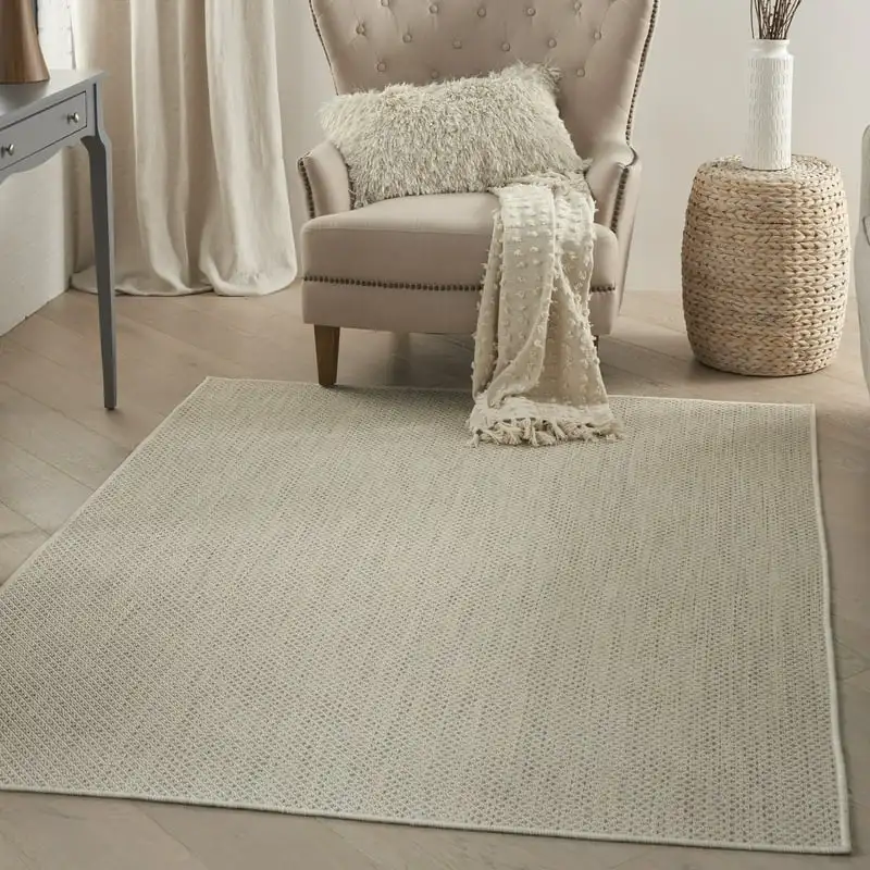 

Indoor/Outdoor Ivory Silver 5` x 7` Area Rug, (5x7)