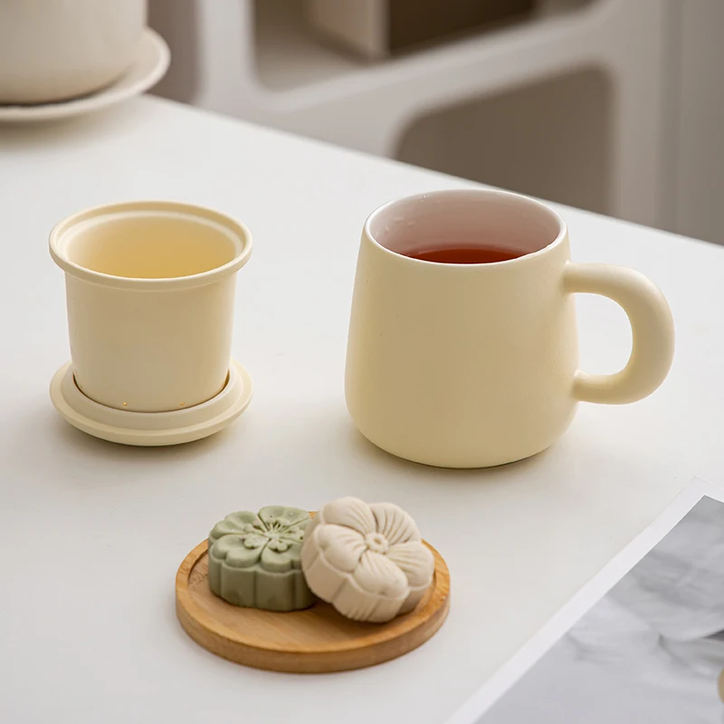 Chinese Style Tea Filtering and Separation Cups, With Cover White Porcelain Personal Mug, Home Drinkware Ceramic Office Cup, 1Pc