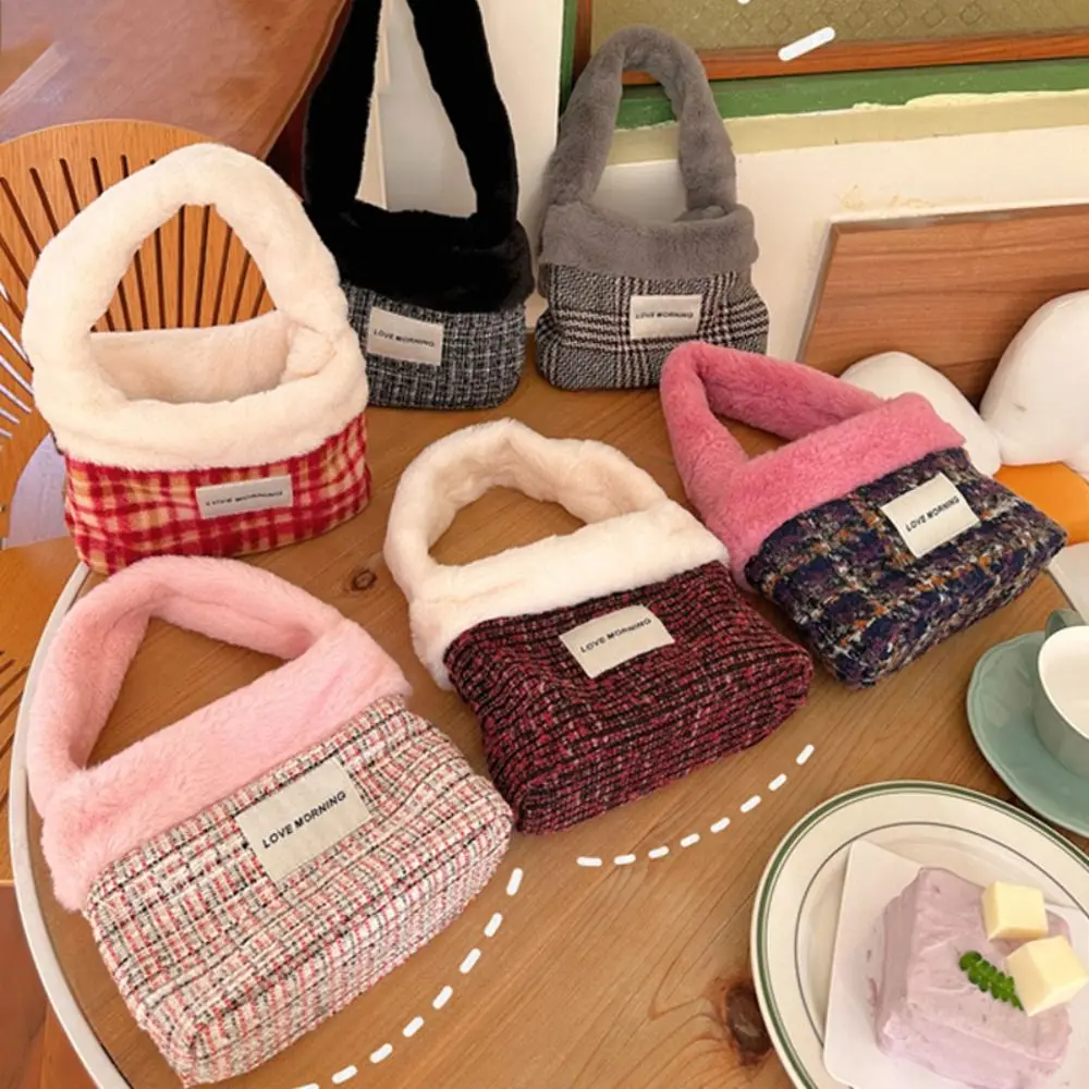 

High-capacity Handbag Fashion Handmade Plush Tote Bag Wrist Bag Women