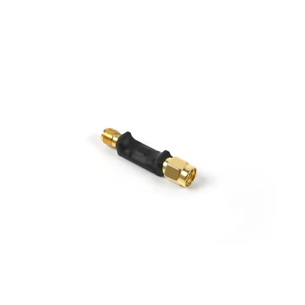 Filtre VTX 1.2G SMA GEPRC posé sur une table, prêt à être monté sur un drone FPV.