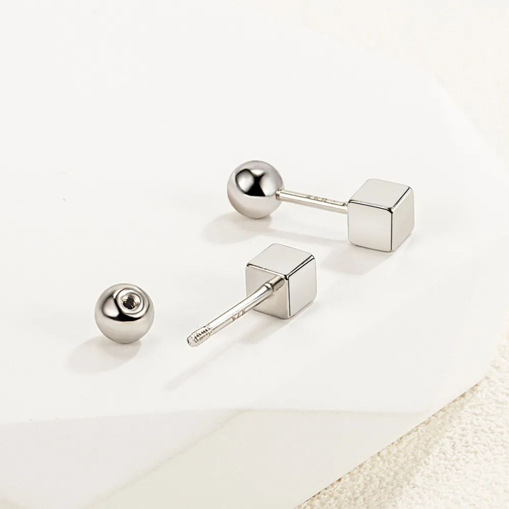 Orecchini quadrati con cuore inciso in argento 925 - Rever Gioielli