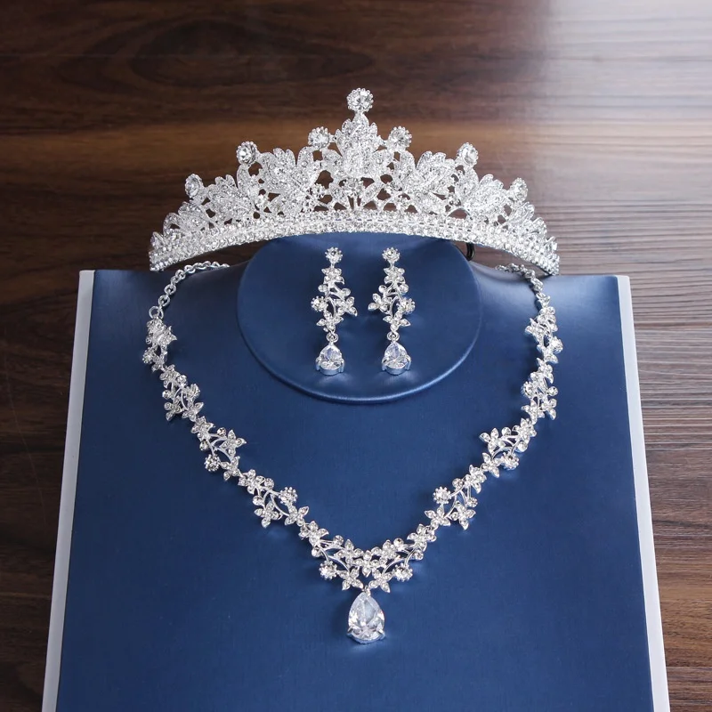 

2024 Tiara Crown Three-piece Zircon girl Set Necklace Earrings bride birthday women gift wedding gifts for guests party favors