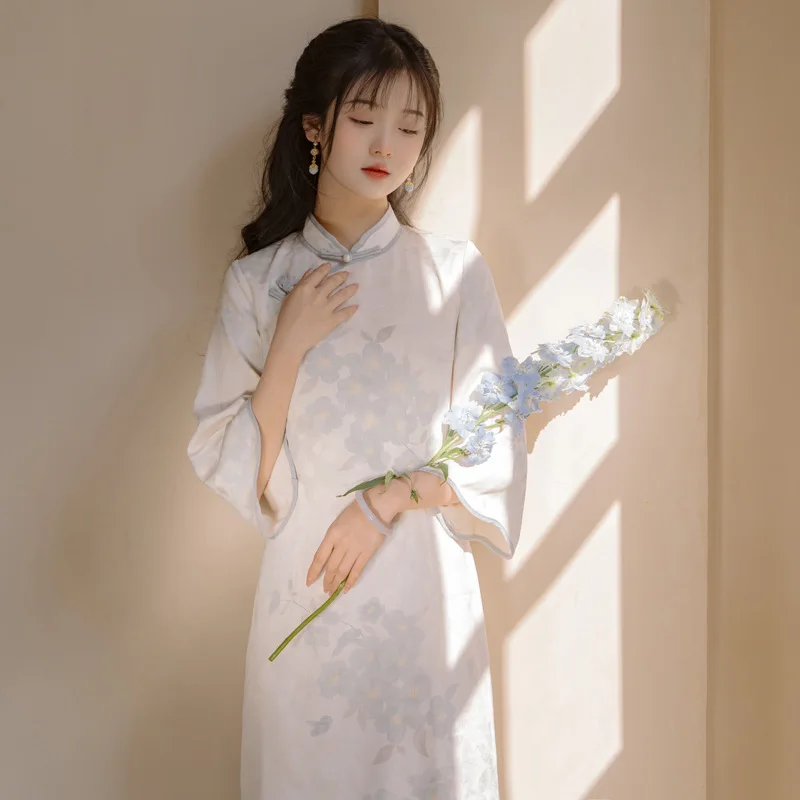 

Simple and elegant cheongsam 2022 new year light girl retro Republic of China style women's clothing can wear an improved dress