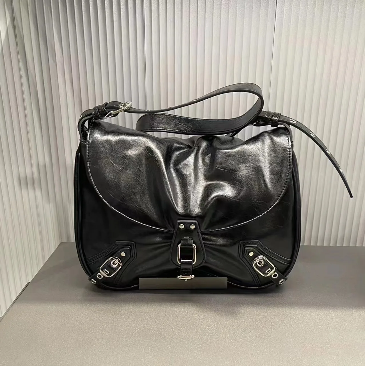 

Retro Motorcycle Bag Fashion Design Black PU Leather Underarm Bag Large Capacity Single Shoulder Crossbody Bag