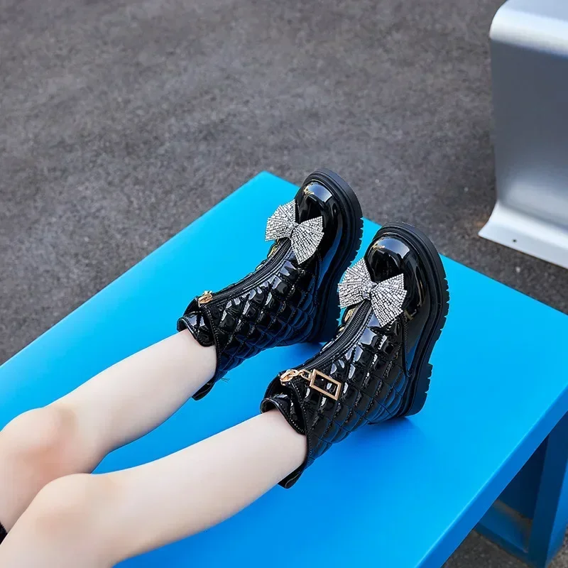 Girls Autumn Glossy Chelsea Boots