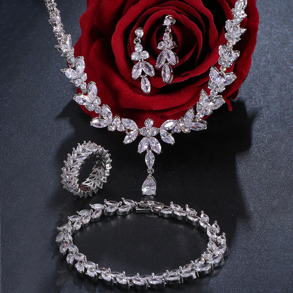 

Bettyue New Trendy Party Exquisite Cubic Zircon Jewelry Set Bridal Wedding Party Female Fascinating Ornament Fancy Gift