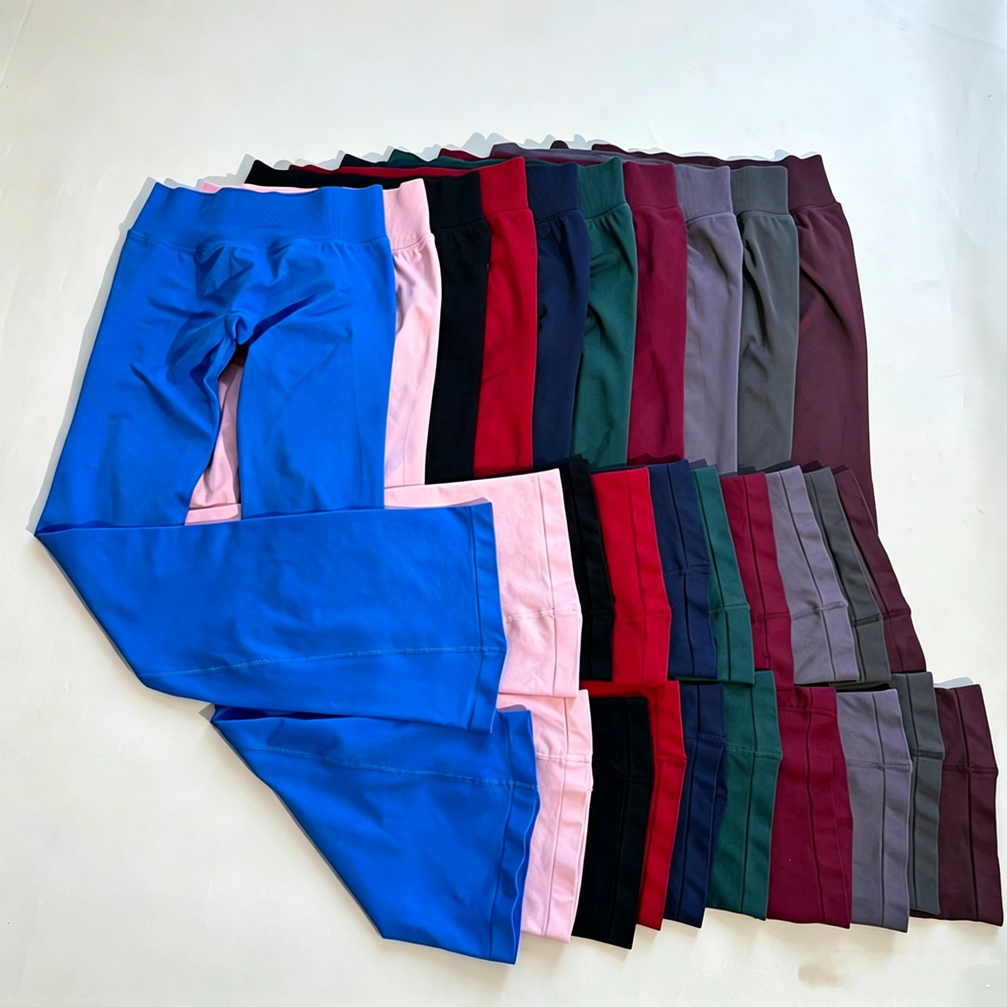 بنطلون رياضي نسائي DFY Impact Flares Scrunch Booty...