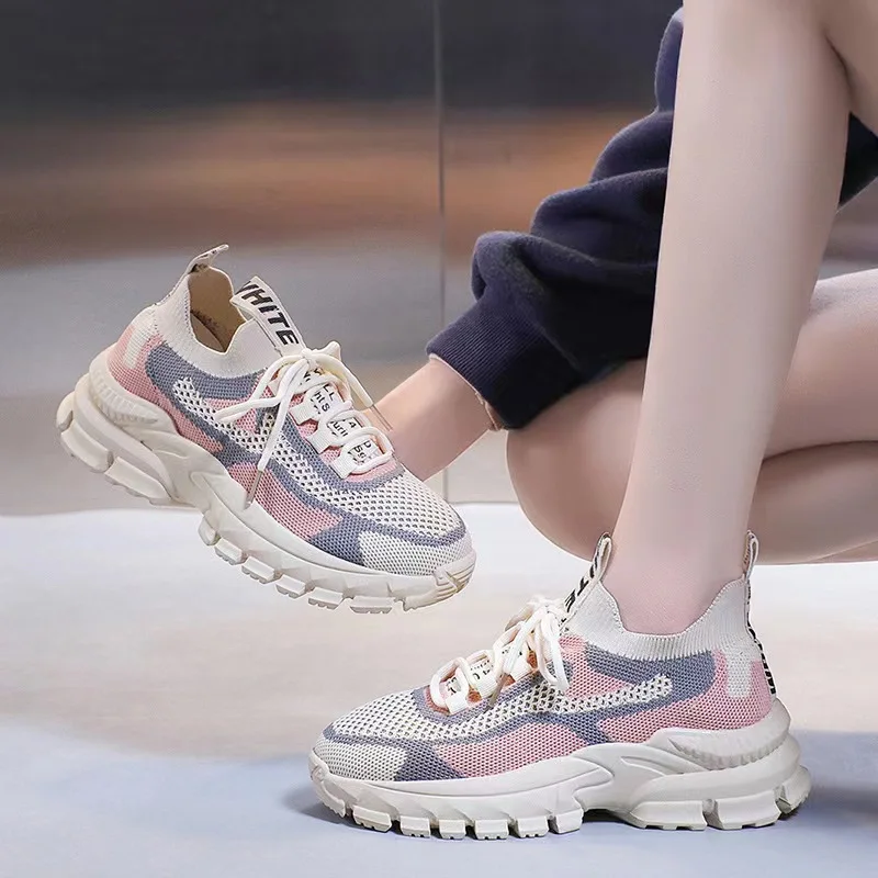 

New Flying Mesh Shoes 2023 New Casual Versatile Breathable Sports Thick Sole Outdoor Running Women's Shoe