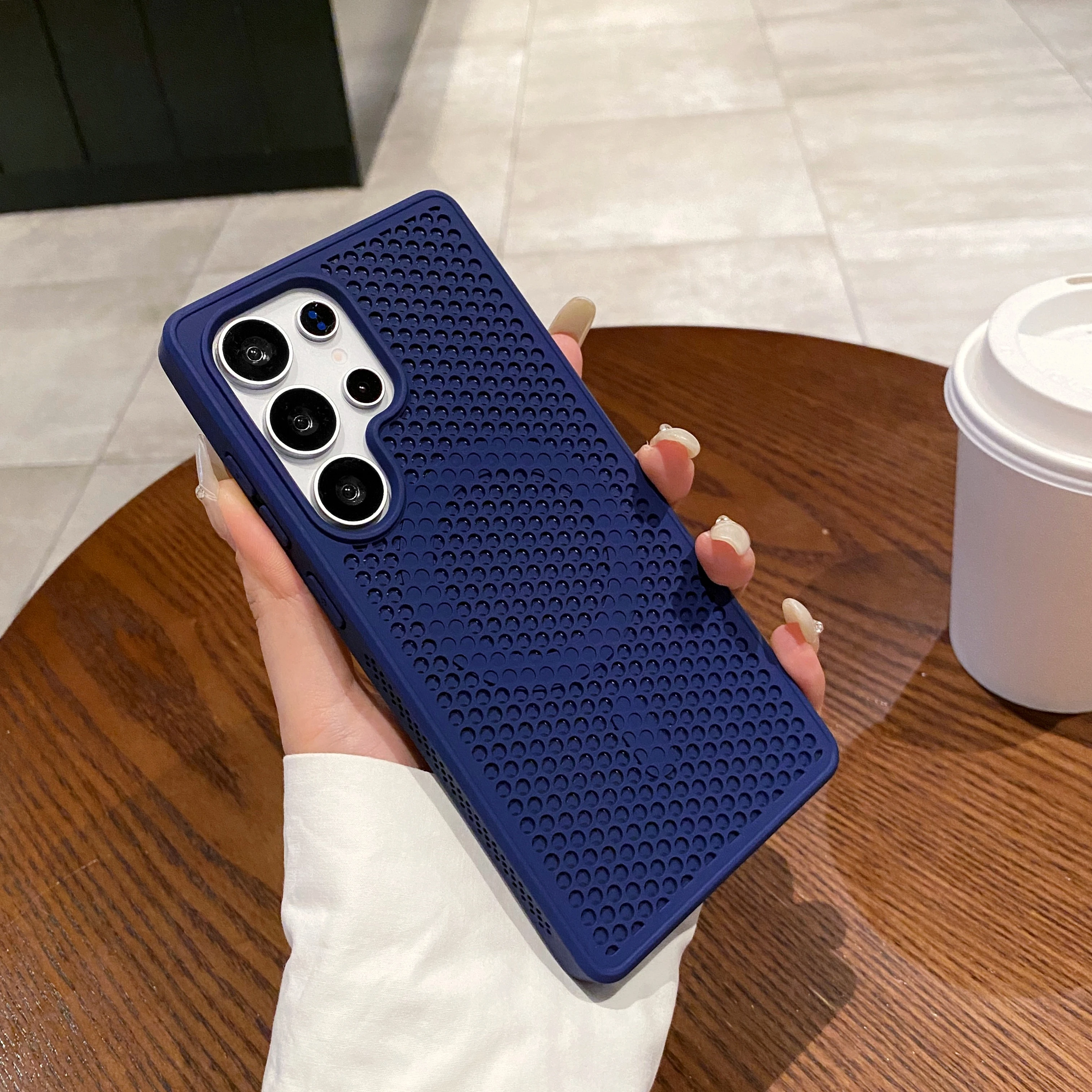 Magnetic Heat Dissipation Mesh Case with Breathable Cooling Grid Design