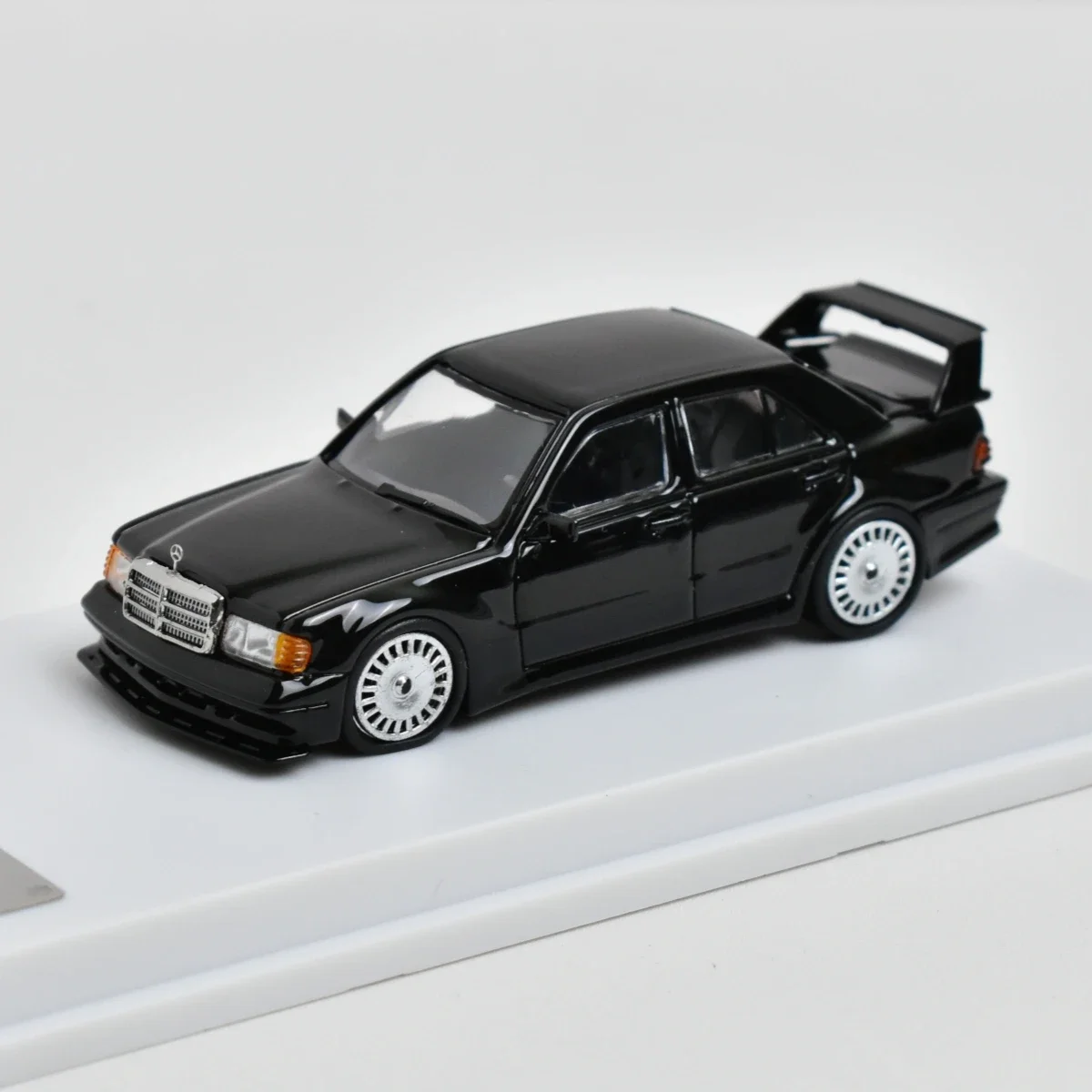 4R-746 SEEKER 1/64 メルセデスベンツ 190E W201 Seeker 1/64 Mercedes-Benz 190E W201 2.5-16 Black Diecast Car