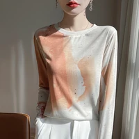 ربيع 2025 جديد التوت الحرير رسمت بالحبر سترة برقبة دائرية للنساء الكتابة على الجدران طاقم الرقبة الصوف متماسكة البلوز سترة للنساء 4