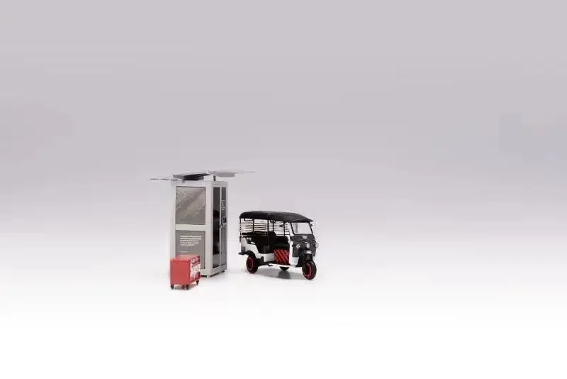 Stance Hunters X Street Weapon 1:64 TukTuk W/charging Pile