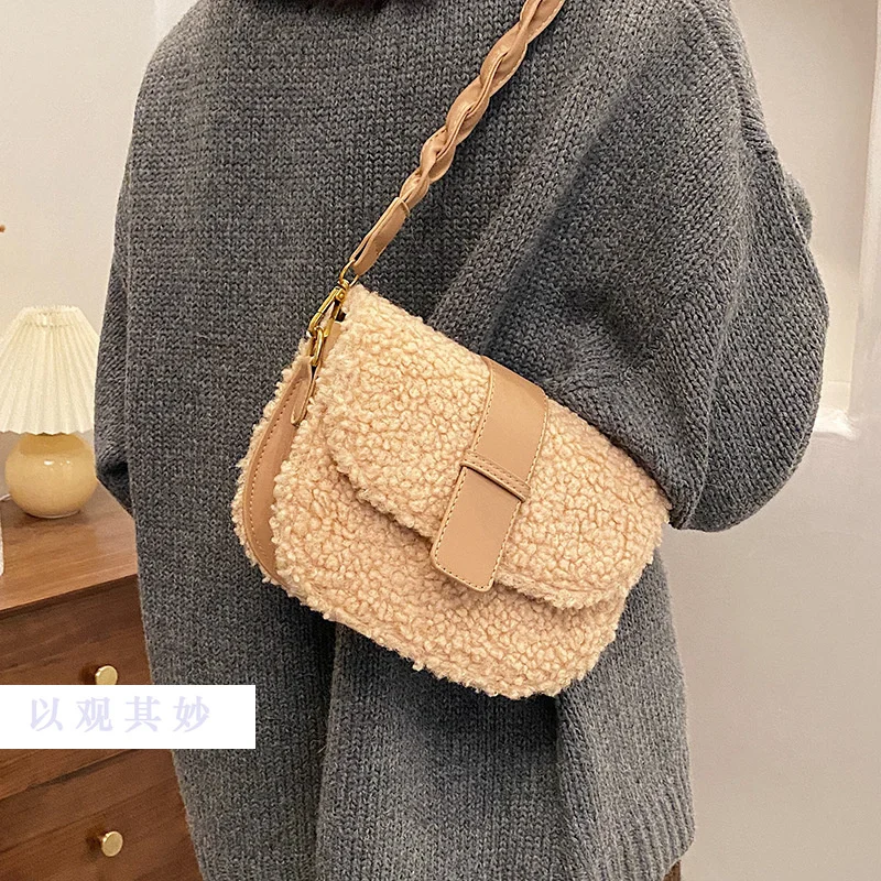 

2024 Winter Women's Shoulder Bag Messenger Weave Strap Saddle Armpit Bag New High-quality Plush Fur Bag Women's Handbag Designer